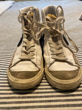 Nike White High-Top Sneakers - size 7